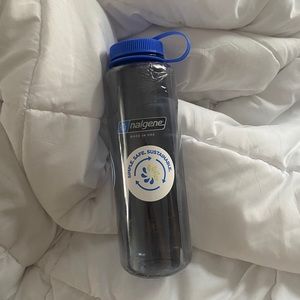 NWT Nalgene 48oz Water Bottle